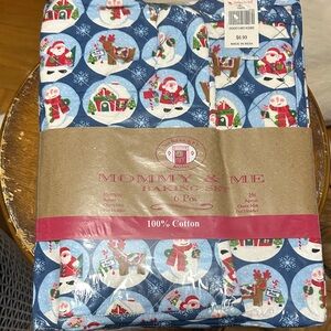 Mommy & Me Holiday Baking Set - Blue and Red